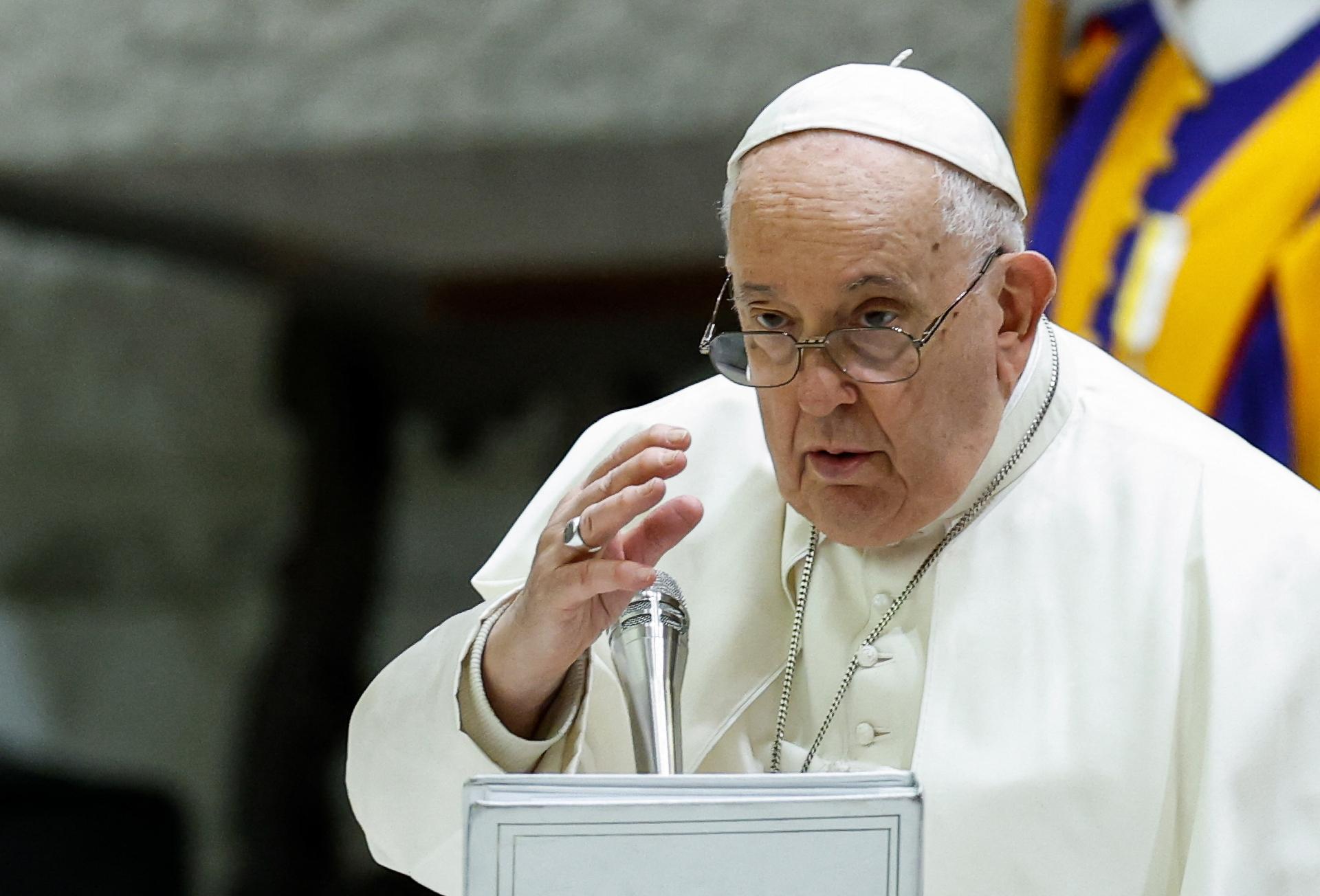 Pápež František chce jednoduchší pohreb, pochovaný chce byť mimo Vatikánu