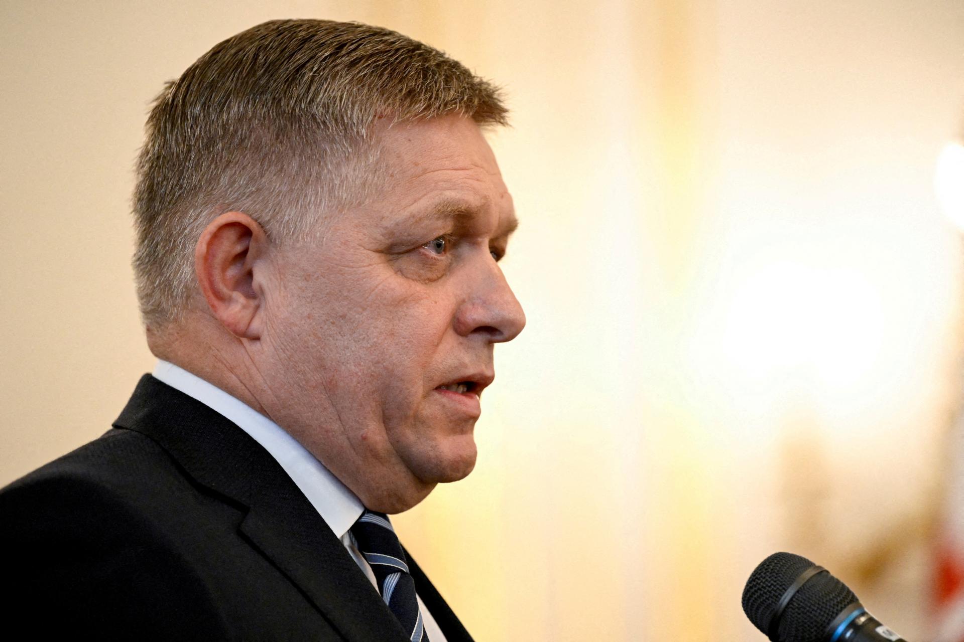 Európska komisia zasiahne proti Slovensku, ak Ficove kroky porušia právo EÚ, povedal komisár