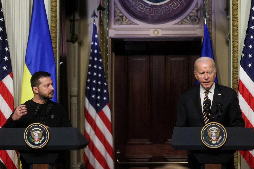 Americký prezident Joe Biden a ukrajinský prezident Volodymyr Zelenskyj. FOTO: Reuters