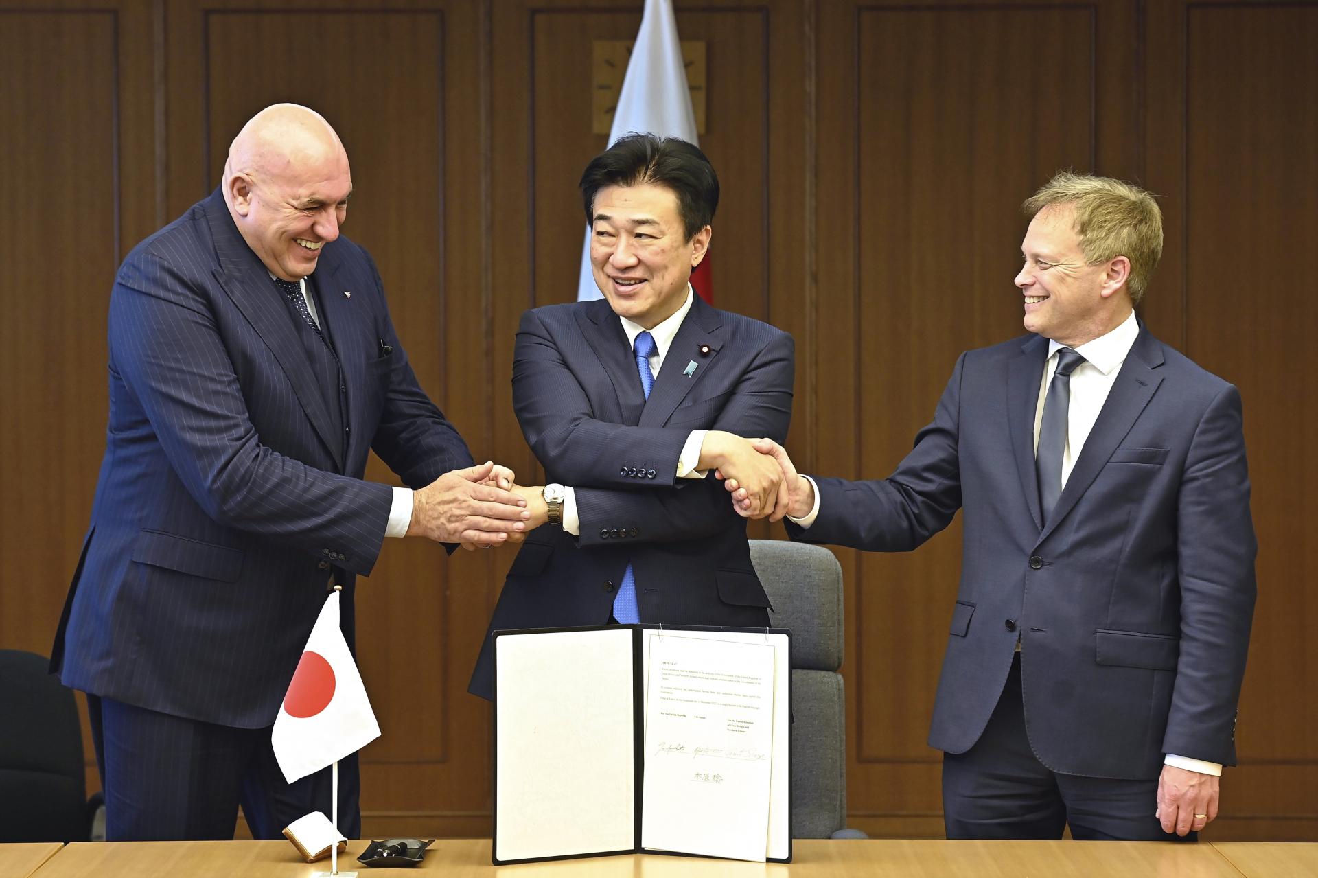 Británia, Japonsko a Taliansko podpísali program na vývoj bojového lietadla
