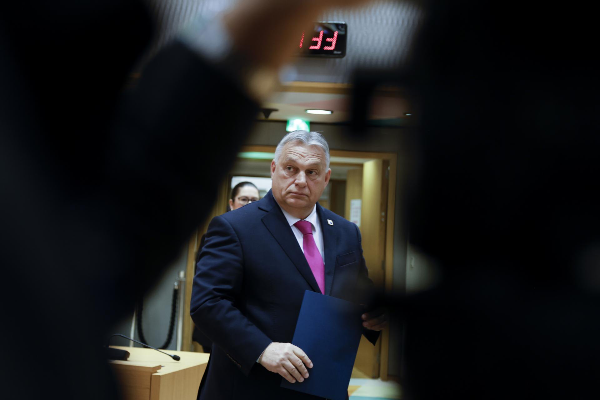 Orbán opustil sálu, summit Európskej únie tak mohol schváliť prístupový proces s Ukrajinou