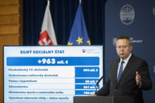 Minister financií Ladislav Kamenický (Smer-SD). FOTO: TASR/Martin Baumann