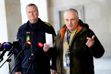 Hlavný policajný inšpektor a operačný šéf PET Flemming Drejer a vrchný policajný inšpektor a šéf pohotovostných služieb v kodanskej polícii Peter Dahl. FOTO: Reuters