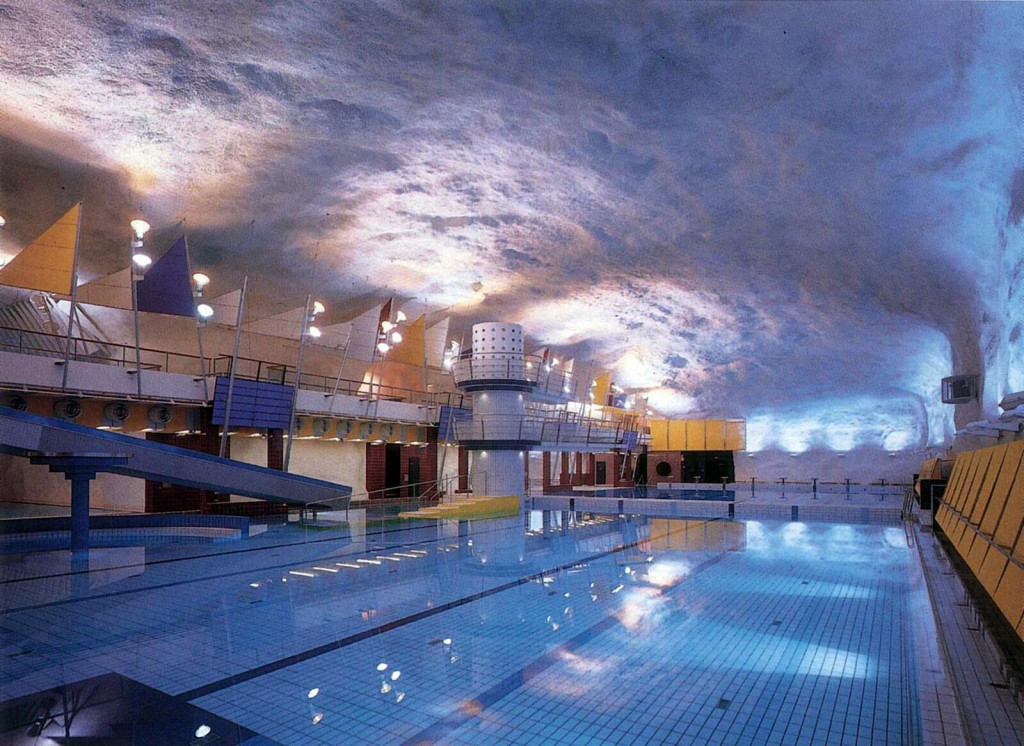 Plavecký bazén v bunkri pod Helsinkami vo Fínsku. Bunkre sú v dobe mieru využívané okrem iného ako športové zariadenia. FOTO: City Od Helsinki
