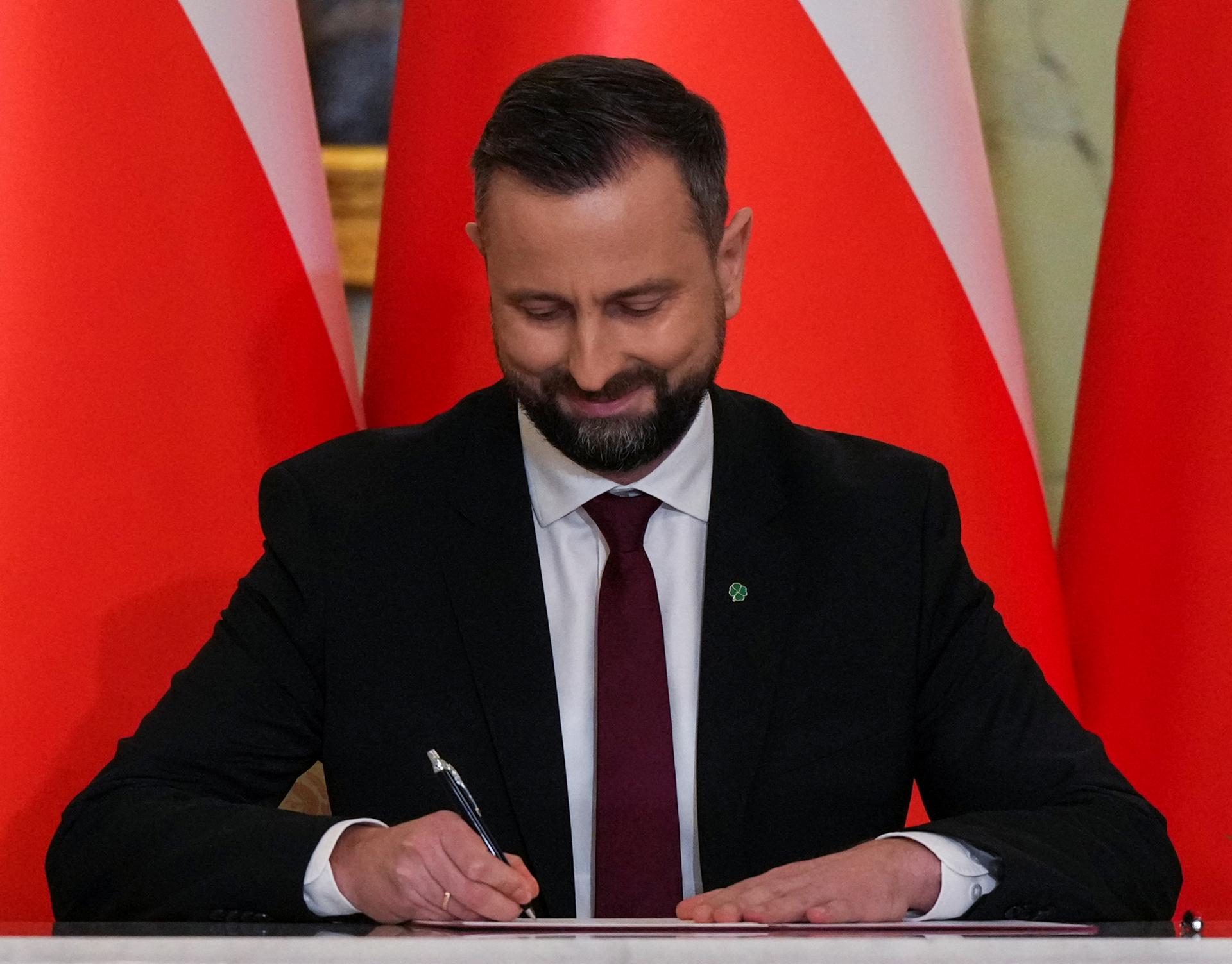 Poľský minister obrany ohlásil 20-percentné zvýšenie platov vojakov, pokračuje v masívnej modernizácii
