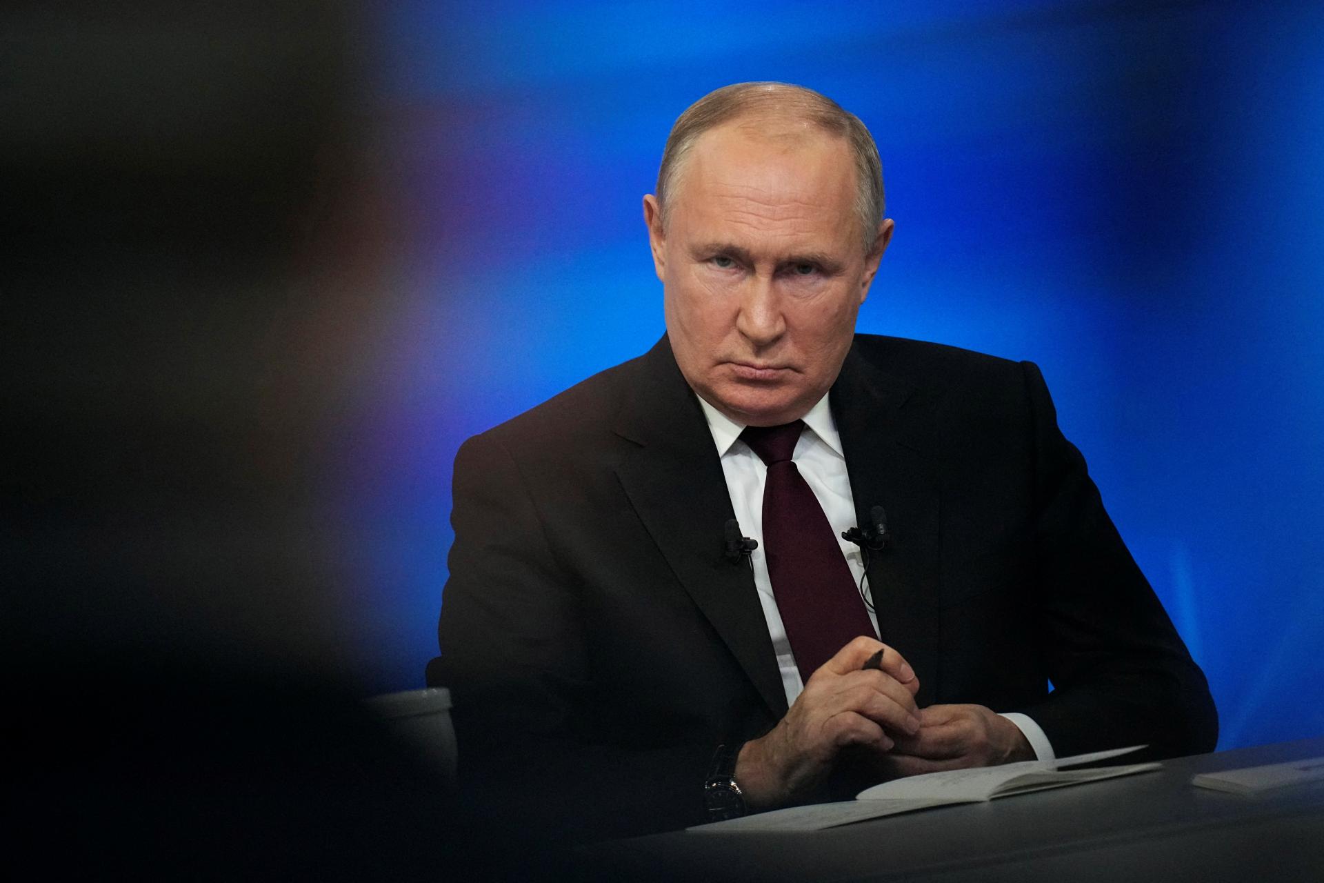 Putin sa bude o znovuzvolenie uchádzať ako nezávislý kandidát, napriek podpore vládnej strany