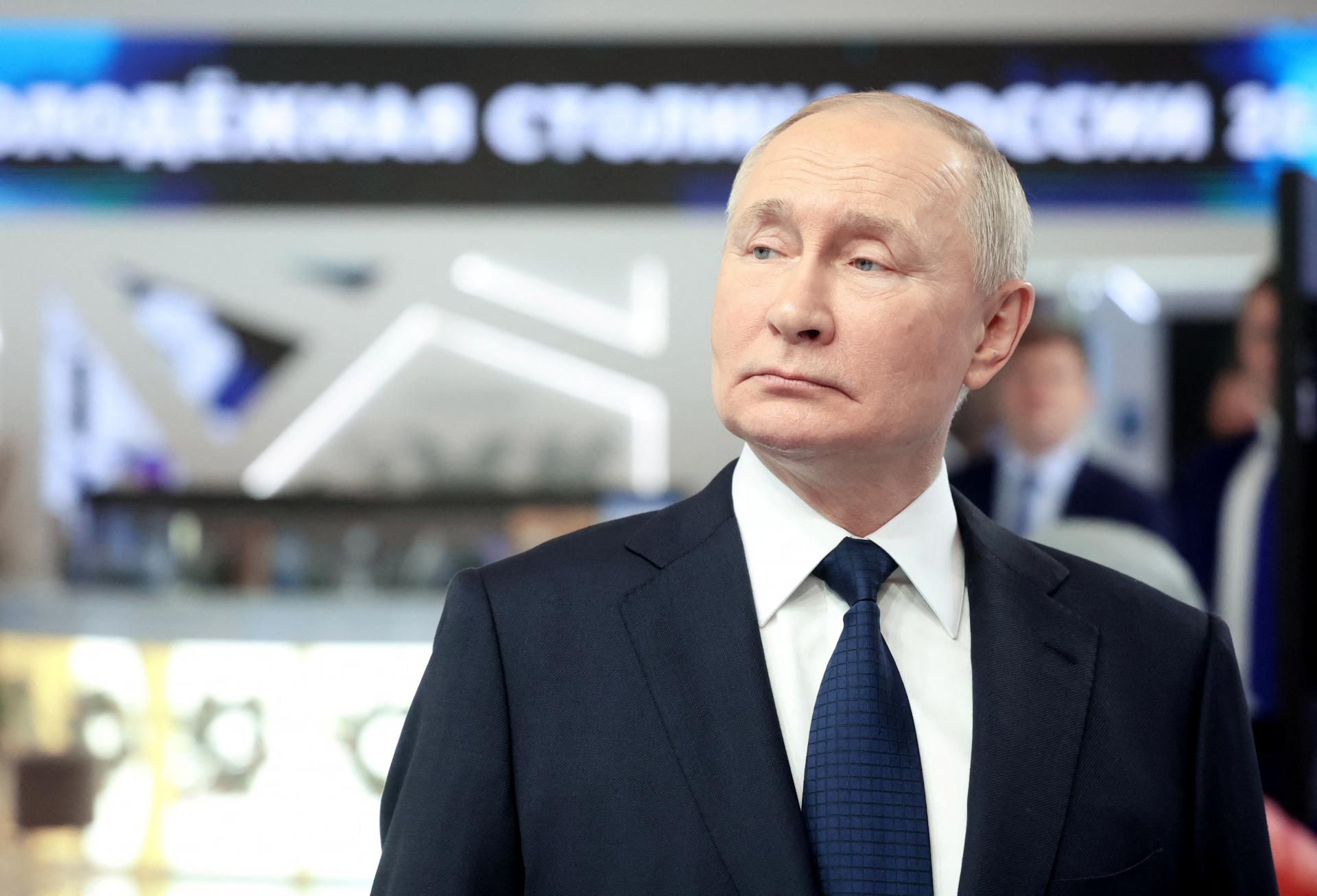 Rusko bude buď suverénne, alebo nebude existovať vôbec, vyhlásil Putin na straníckom sneme