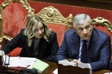 Talianska premiérka Giorgia Meloniová a minister zahraničných vecí Antonio Tajani. FOTO: TASR/AP