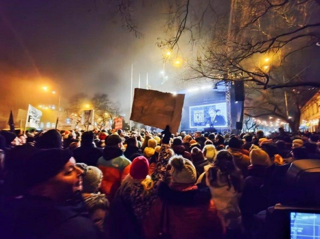 Protest na N&aacute;mest&iacute; SNP v Bratislave. FOTO: HN/Tom&aacute;&scaron; Susko