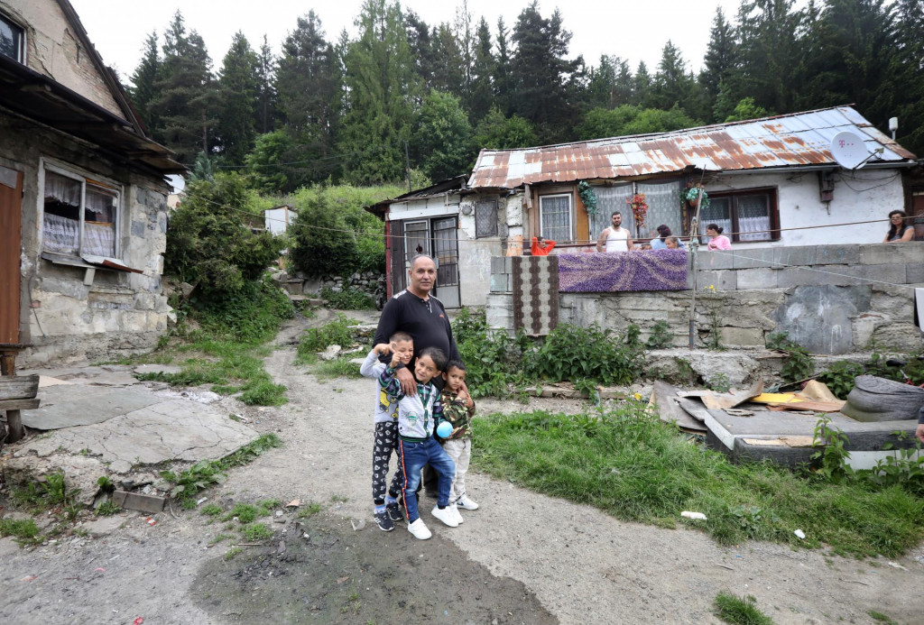 V niektorých rómskych osadách volilo hnutie OĽaNO netradične veľa obyvateľov. FOTO: HN/Pavol Funtál