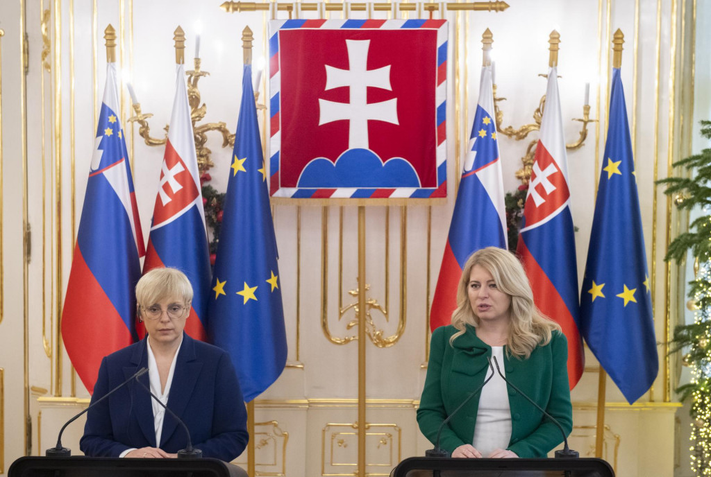 Slovinská prezidentka Nataša Pircová Musarová (vľavo) a slovenská prezidentka Zuzana Čaputová. FOTO: TASR/Martin Baumann