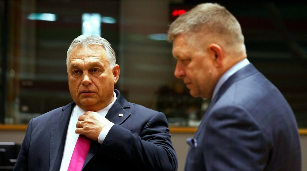 Premiéri Viktor Orbán a Robert Fico.

FOTO: TASR/AP