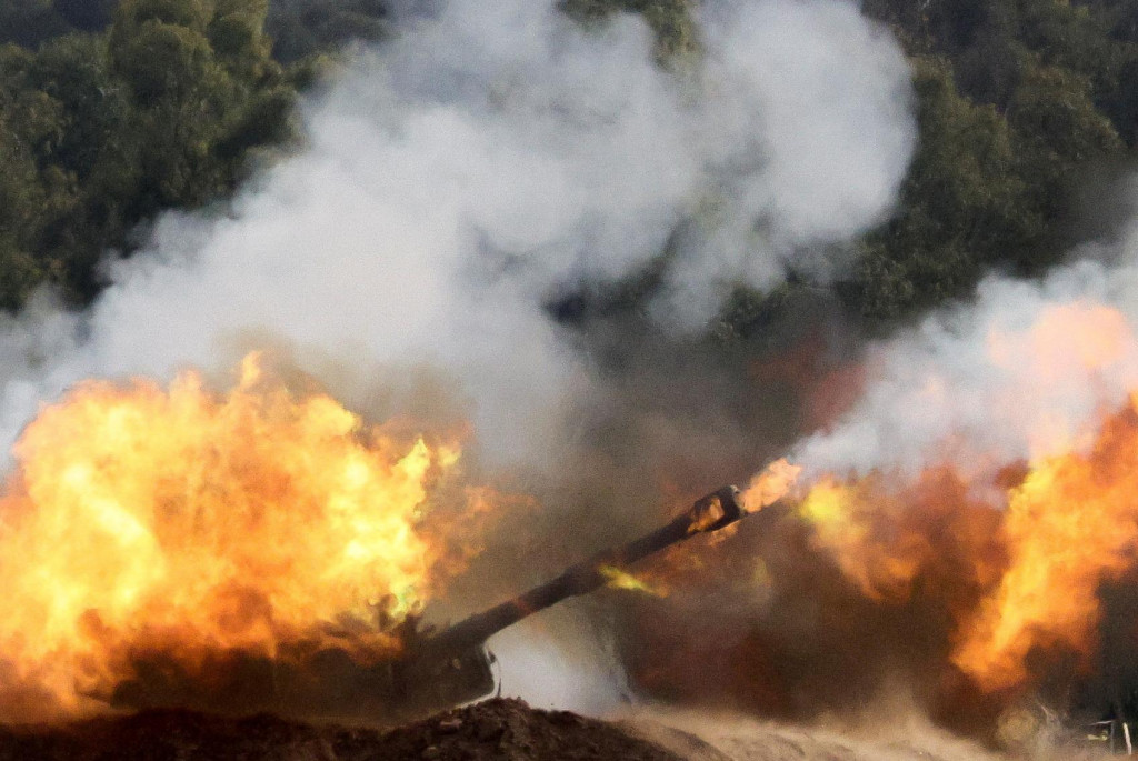 Vojna medzi Izraelom a Hamasom tlačí ceny ropy do cenovej nestability.

FOTO: REUTERS