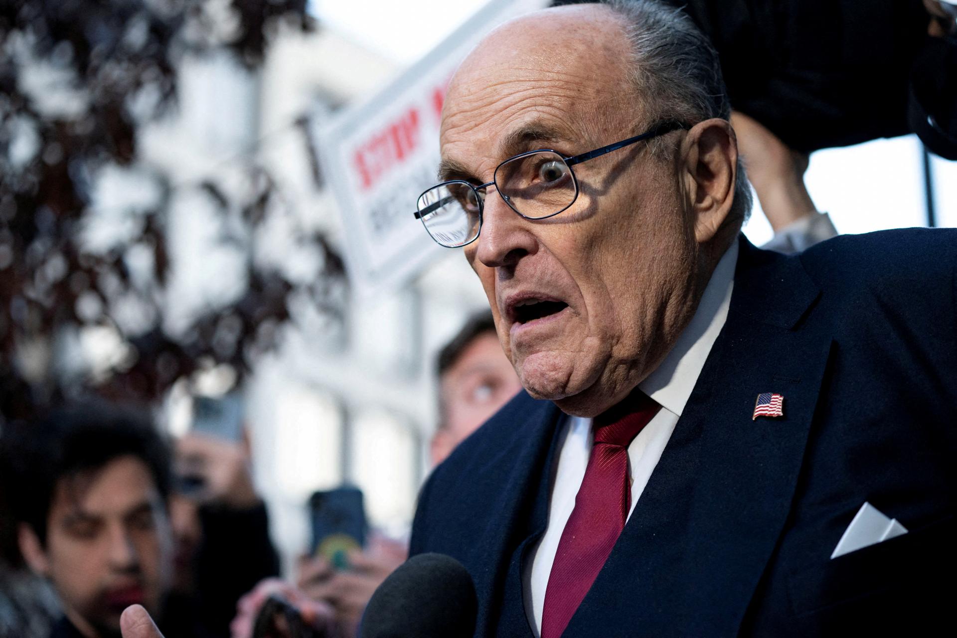 Trumpov exprávnik Giuliani požiadal o bankrot kvôli odškodnému za ohováranie