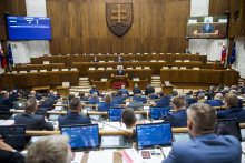 Novozvolený predseda NR SR Peter Pellegrini (Hlas-SD) počas ustanovujúcej schôdze Národnej rady. FOTO: TASR/Jakub Kotian