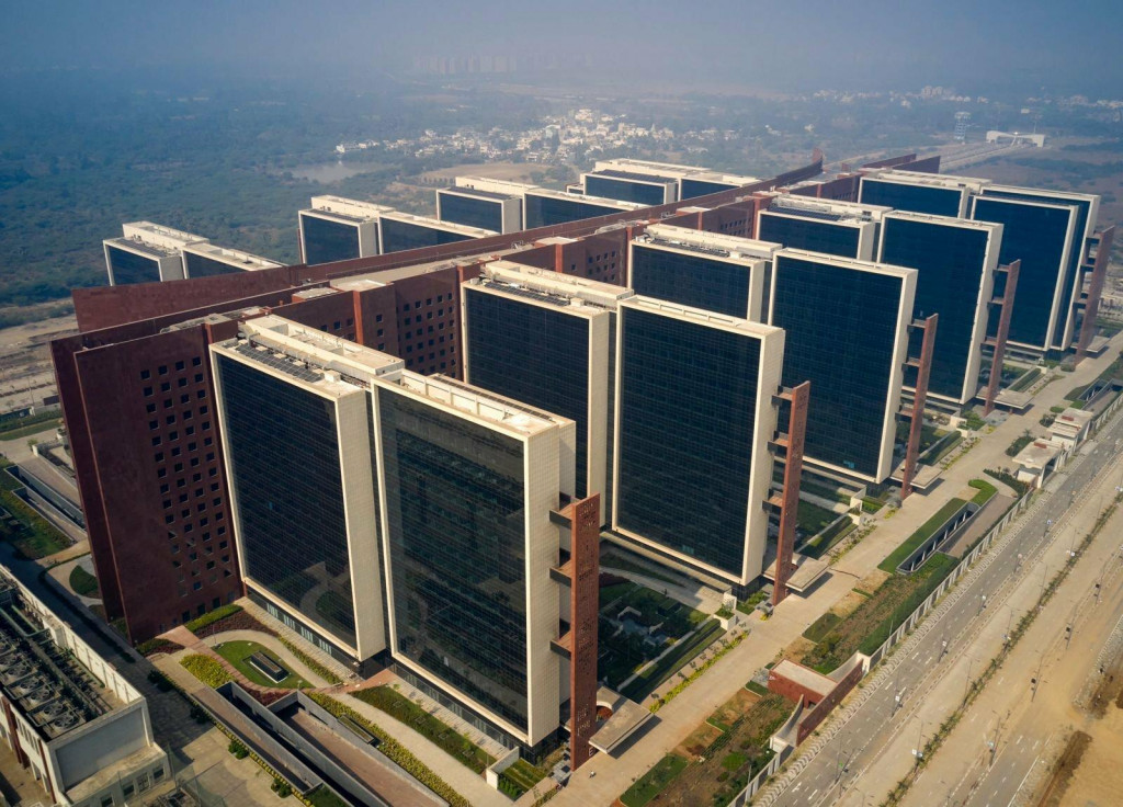 Najväčší administratívny komplex na svete