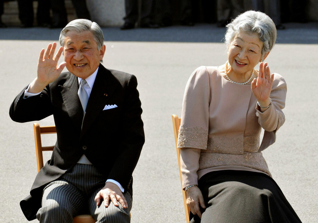 Japonský cisár Akihito a cisárovná Michiko. FOTO: Reuters