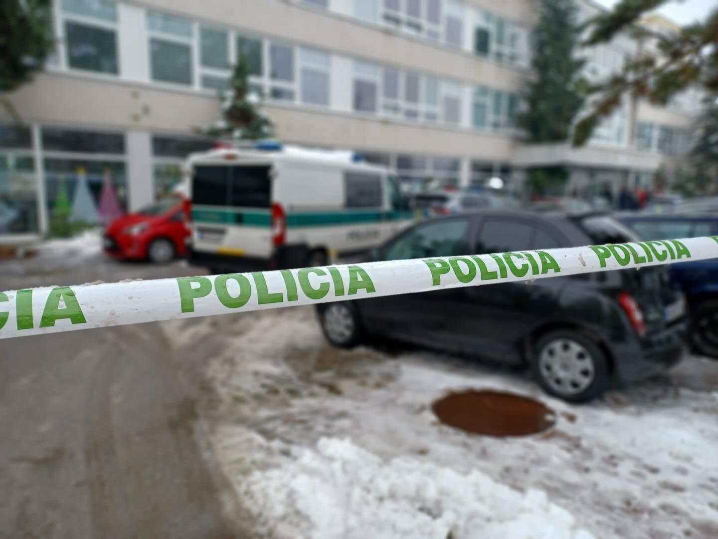 Žilinskí policajti zadržali muža, ktorý sa vyhrážal, že zopakuje útok z Prahy
