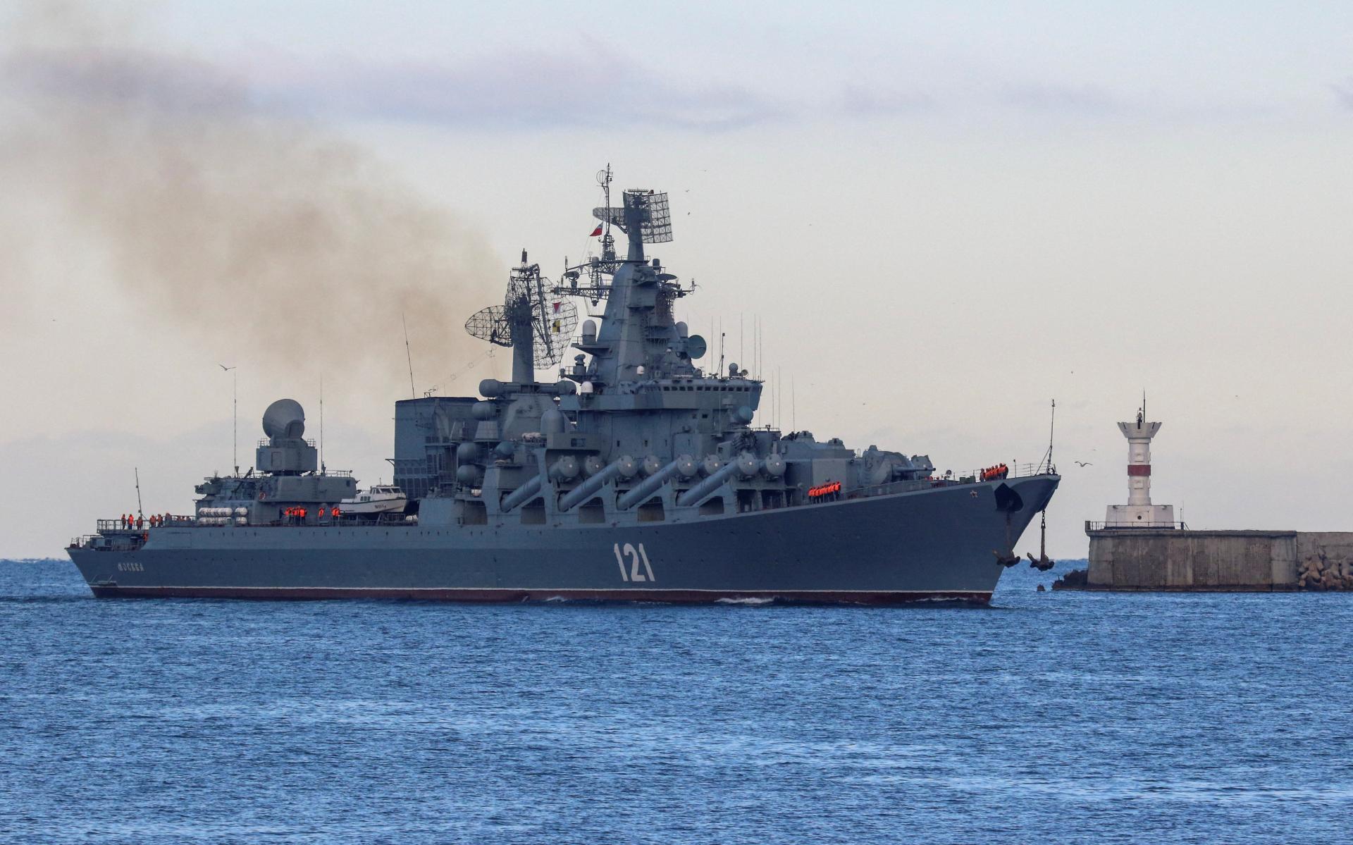 Ukrajina zaútočila na krymský prístav Feodosija. Zničili sme ruskú vojnovú loď, tvrdí