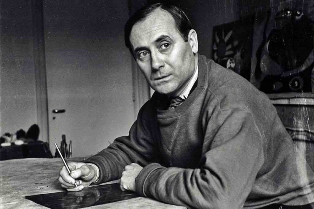Španielsky maliar, sochár a keramik Joan Miró (1893 – 1983) vo svojom parížskom ateliéri v roku 1938.