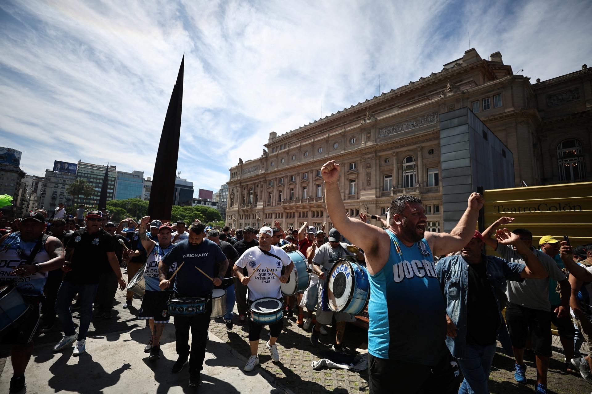 Argentínsky prezident za 17 dní oznámil stovky reforiem, štrajkovať chcú už aj odborári