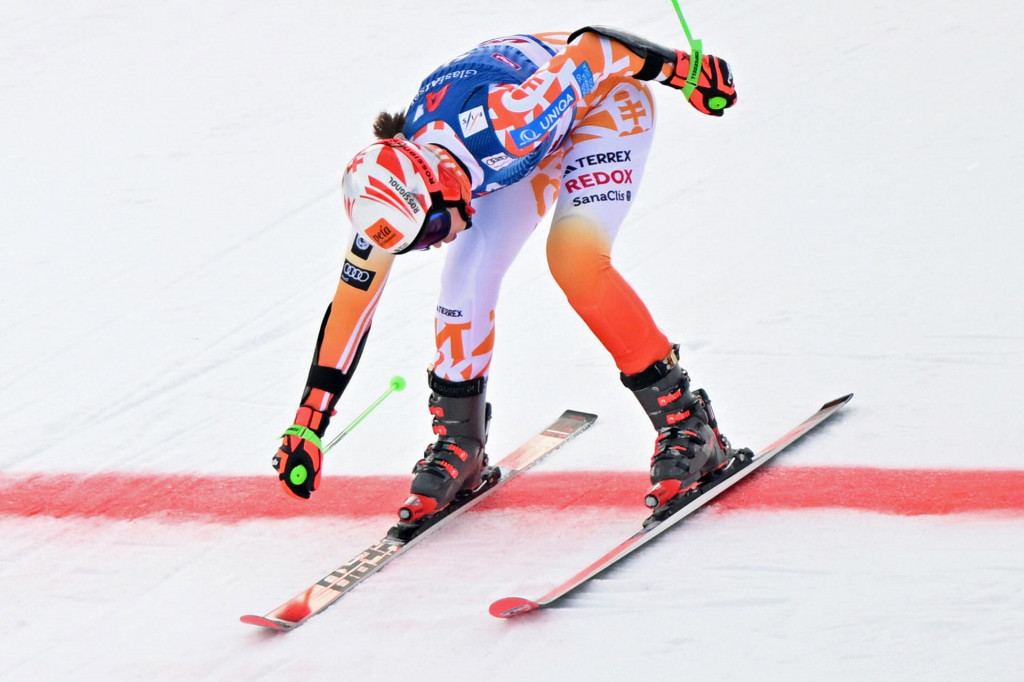 Slovenská lyžiarka Petra Vlhová v cieli 2. kola obrovského slalomu Svetového pohára v rakúskom Lienzi vo štvrtok 28. decembra 2023. FOTO: TASR/Martin Baumann