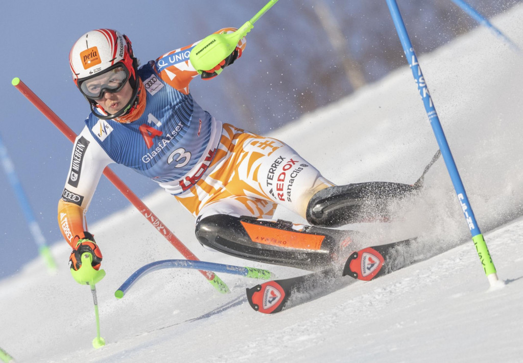 Slovenská lyžiarka Petra Vlhová v prvom kole slalomu žien Svetového pohára v alpskom lyžovaní v rakúskom Lienzi 29. decembra 2023. FOTO: TASR/Martin Baumann