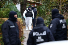 Polícia vykonáva v Berlíne raziu proti krajne pravicovej skupine Ríšski občania. FOTO: Reuters