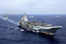 Čínska lietadlová loď Liaoning. FOTO: Reuters