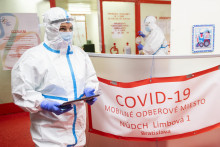 Dominika Cibulková pomáhala v januári 2021 pri testovaní v Národnom ústave detských chorôb. FOTO: TASR/J. Novák