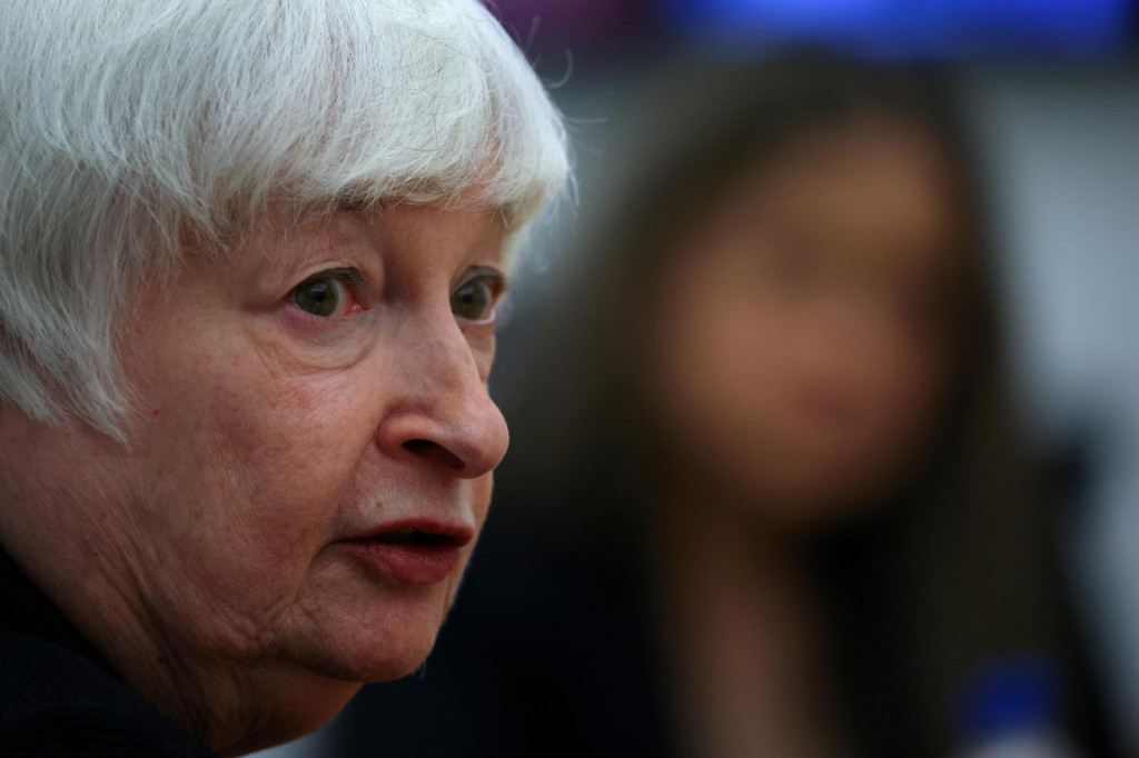 Americká ministerka financií Janet Yellenová dobre vie, že Spojené štáty americké majú dlhový nôž na krku. FOTO: REUTERS