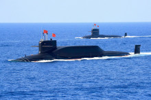 Ponorka s balistickými raketami typu 094A Jin s jadrovým pohonom námorníctva Čínskej ľudovej oslobodzovacej armády v apríli 2018. FOTO: REUTERS