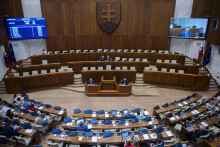 Poslanci Národnej rady Slovenskej republiky (NR SR) počas rokovania 6. schôdze parlamentu 8. januára 2024 v Bratislave. FOTO: TASR/Jakub Kotian