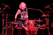 Americký bubeník James Kottak, bývalý člen nemeckej hardrockovej skupiny Scorpions. FOTO: Reuters
