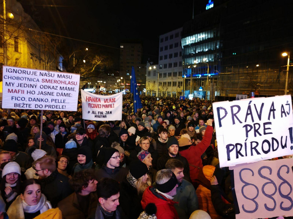 Protest opoz&iacute;cie na SNP. FOTO: HN/Tom&aacute;&scaron; Susko