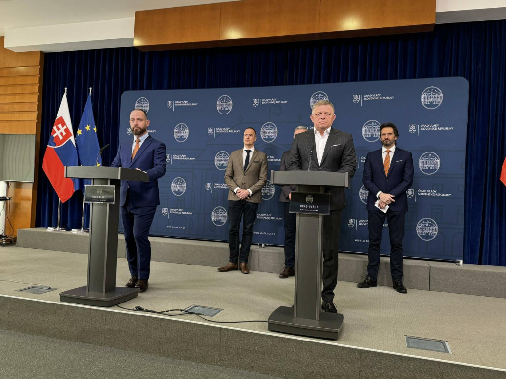 Vyhl&aacute;senie Roberta Fica k t&eacute;me &rdquo;Prečo Matovič a opoz&iacute;cia tak zachraňuj&uacute; Lip&scaron;ica&rdquo;. FOTO: HN/Akos Cs&eacute;pl&ouml;