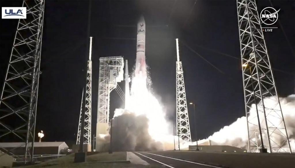 Start rakety Vulcan United Launch Alliance s pristávacím modulom Peregrine súkromnej spoločnosti Astrobotic Technology na palube z rampy SLC-41 kozmodrómu CCSFS (Cape Canaveral Space Force Station) na Floride. FOTO TASR/AP
