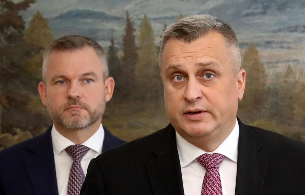 Šéf SNS Andrej Danko oznámil, že bude kandidovať na prezidenta. O post sa tak budú uchádzať hneď dvaja predsedovia koaličných strán.