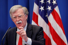 John Bolton je v mysliach mnohých Američanov asociovaný s „nekonečnými vojnami“, do ktorých sa USA zapájali všade po svete bez toho, aby v nich chránili svoje kľúčové záujmy. FOTO: Reuters