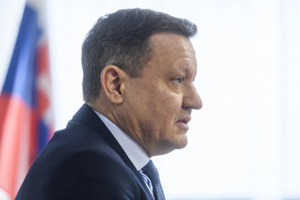 &Scaron;peci&aacute;lny prokur&aacute;tor Daniel Lip&scaron;ic hovor&iacute; počas tlačovej konferencie k tragickej streľbe na Z&aacute;mockej ulici v Bratislave. FOTO: TASR/Jaroslav Nov&aacute;k