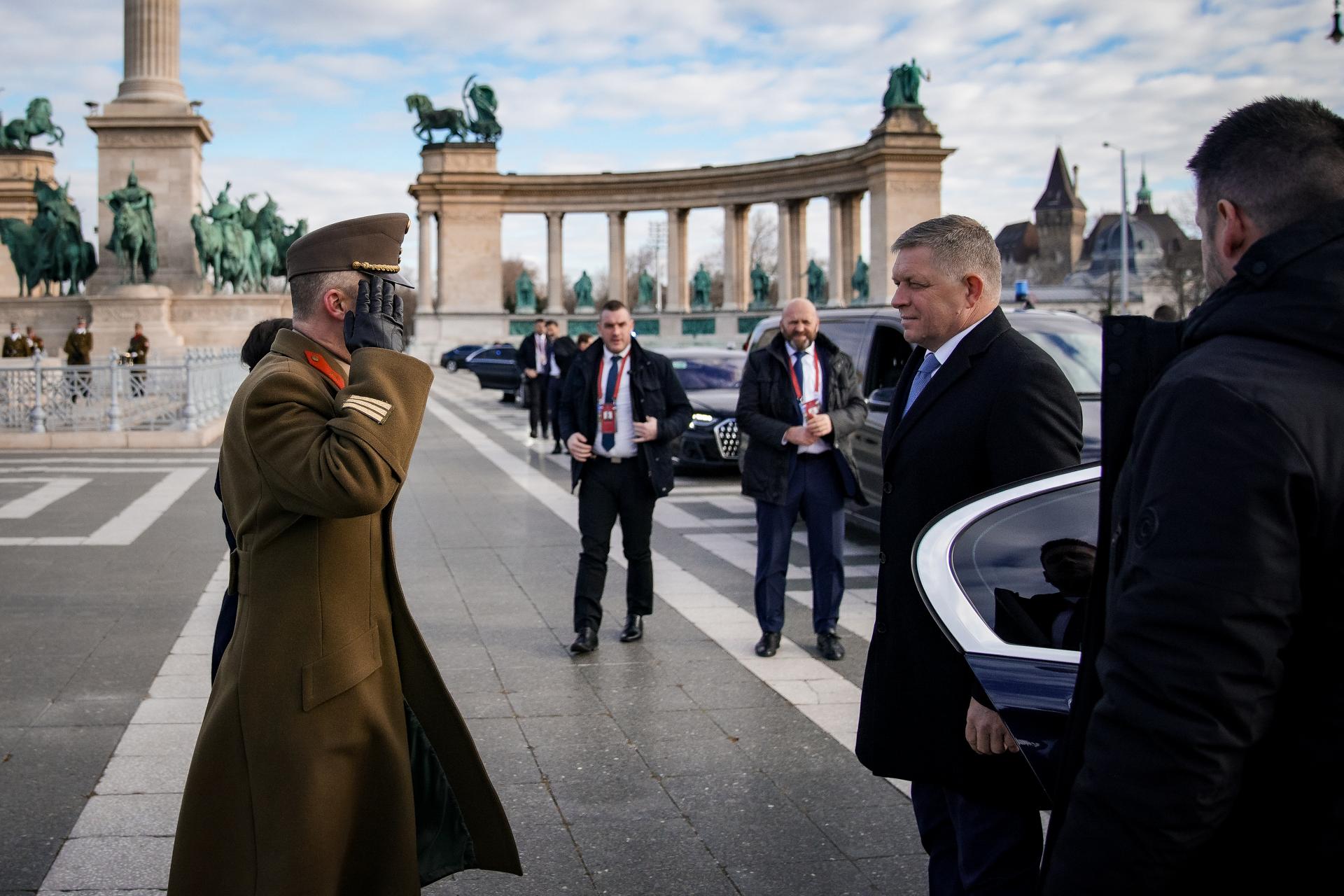 „Milý priateľ Viktor.“ Orbán a Fico sa na seba tešili roky, rokovali až o 75 minút dlhšie (reportáž)