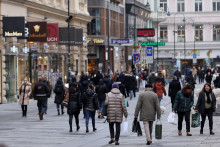 Ekonómovia UniCredit očakávajú, že v rokoch 2024 a 2025 bude rast ekonomík Európskej únie, ale tiež nečlenských krajín strednej a východnej Európy na úrovni troch percent. Na snímke je centrum Viedne – práve v tomto meste sa aktuálne koná fórum Euromoney. FOTO: REUTERS