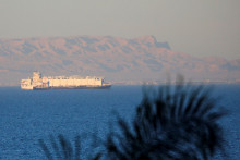 Ilustračná fotografia. Kontajnerové lode sa plavia cez Suezský záliv smerom k Červenému moru pred vstupom do Suezského prieplavu v El Ain El Sokhna. FOTO: Reuters