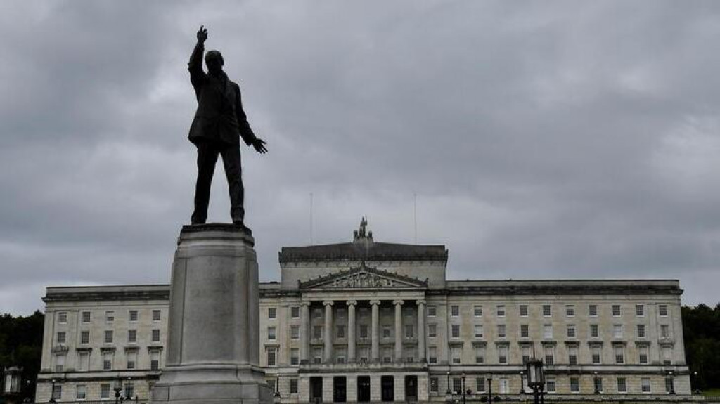 Budovy parlamentu Stormont v Belfaste v Severnom Írsku. FOTO: Reuters