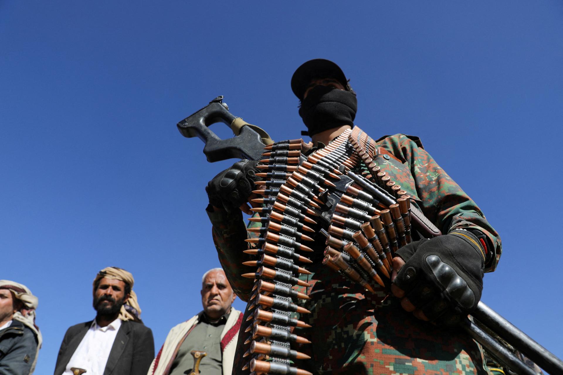 Americké údery proti jemenským povstalcom budú pokračovať, povedal Biden. Ohrozujú lodnú dopravu