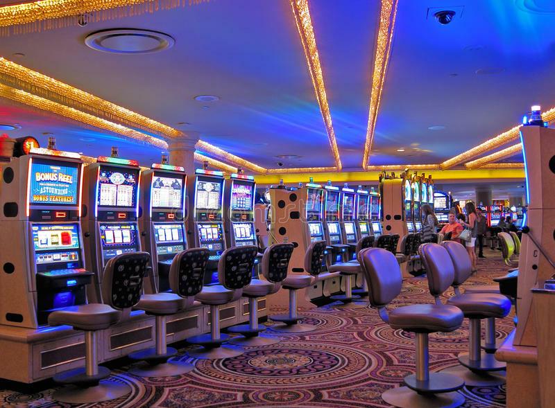 Popularita hazardu rastie, z ľudskej záľuby riskovať čoraz viac profituje aj naša štátna kasa