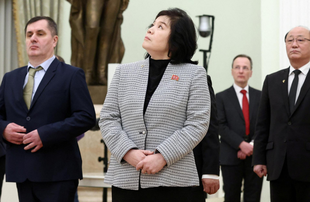 North Korean Foreign Minister Choe Son Hui attends a meeting with Russian President Vladimir Putin in Moscow. FOTO: Reuters
