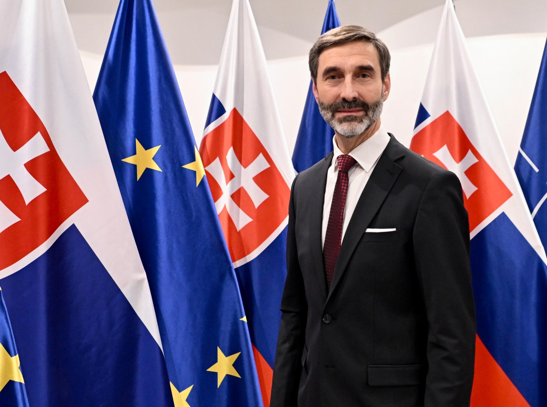 Slovensko je ochotné podporiť pomoc Ukrajine v ročných splátkach, vyhlásil Blanár