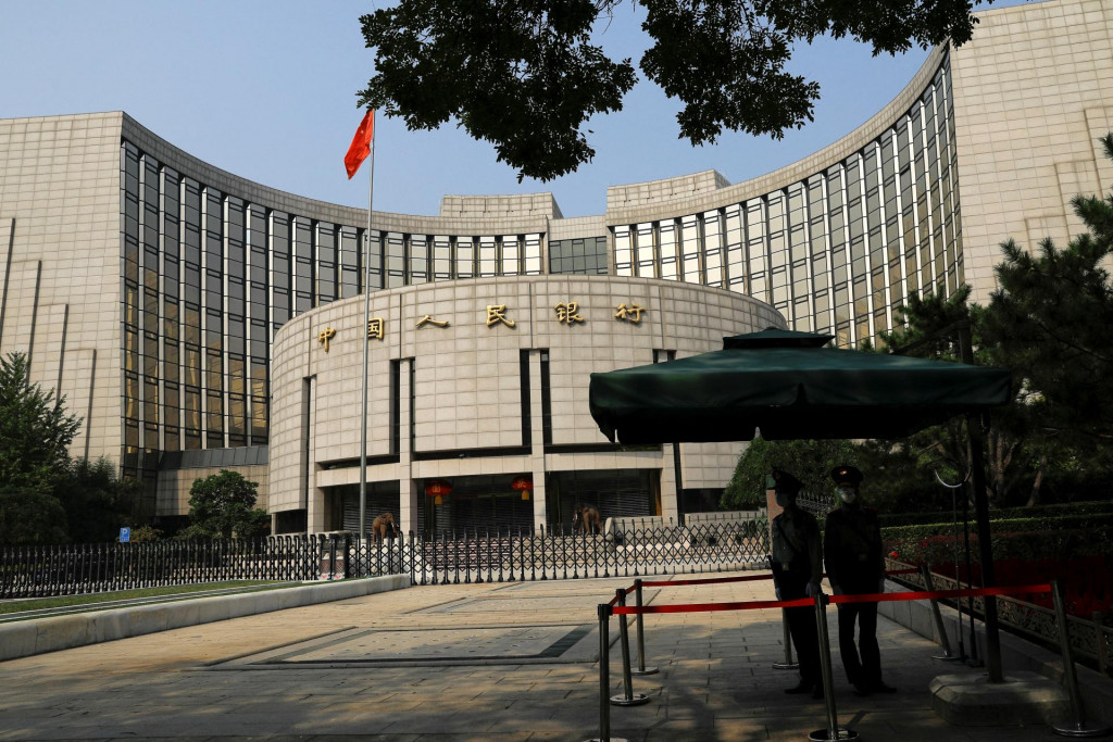 Sídlo Čínskej ľudovej banky v Pekingu. FOTO: Reuters