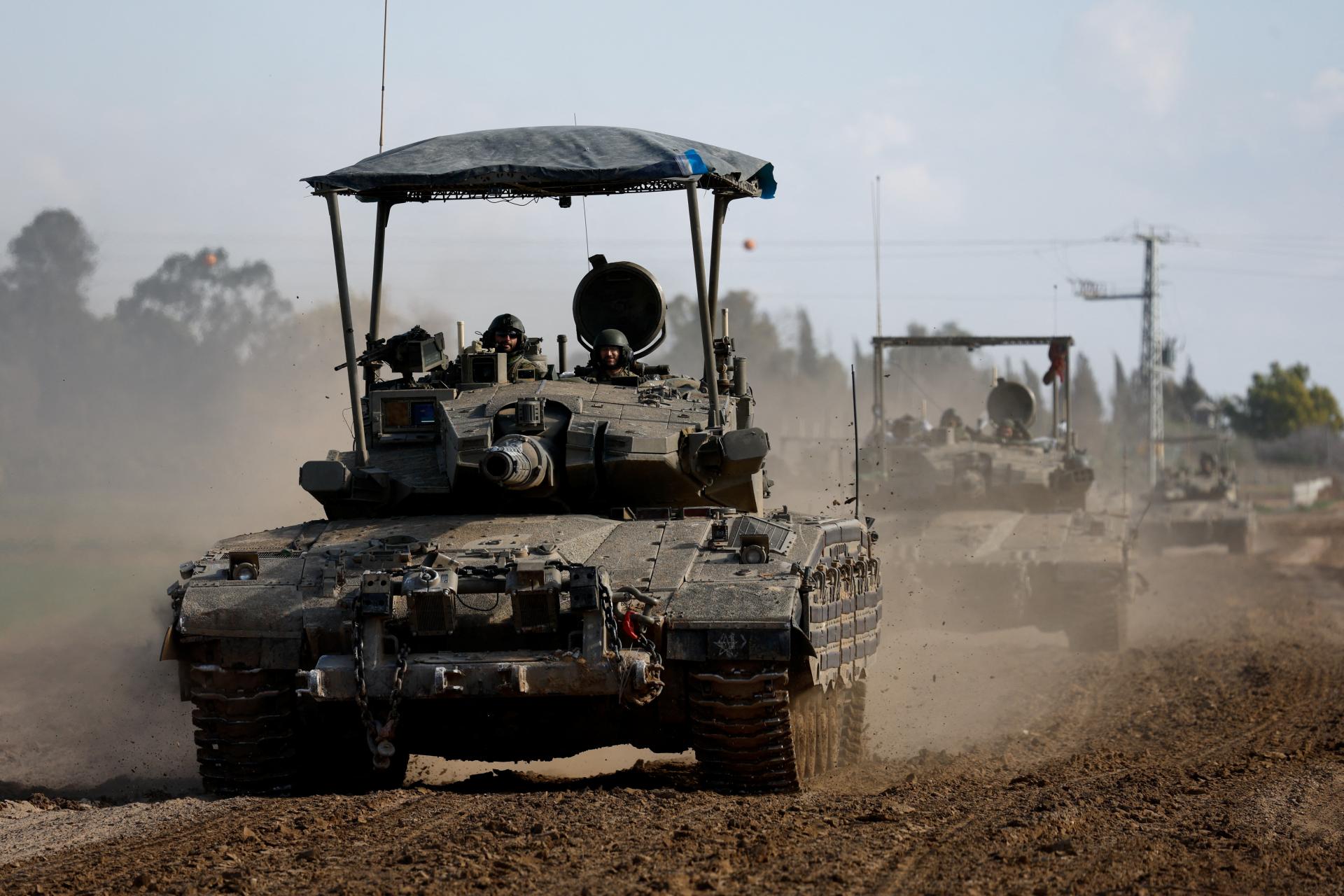 Súd OSN môže v piatok Izraelu nariadiť, aby zastavil operácie v Gaze. Juhoafrická republika ho viní z genocídy